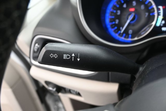 Used 2023 Chrysler Pacifica Touring-L FWD image 17