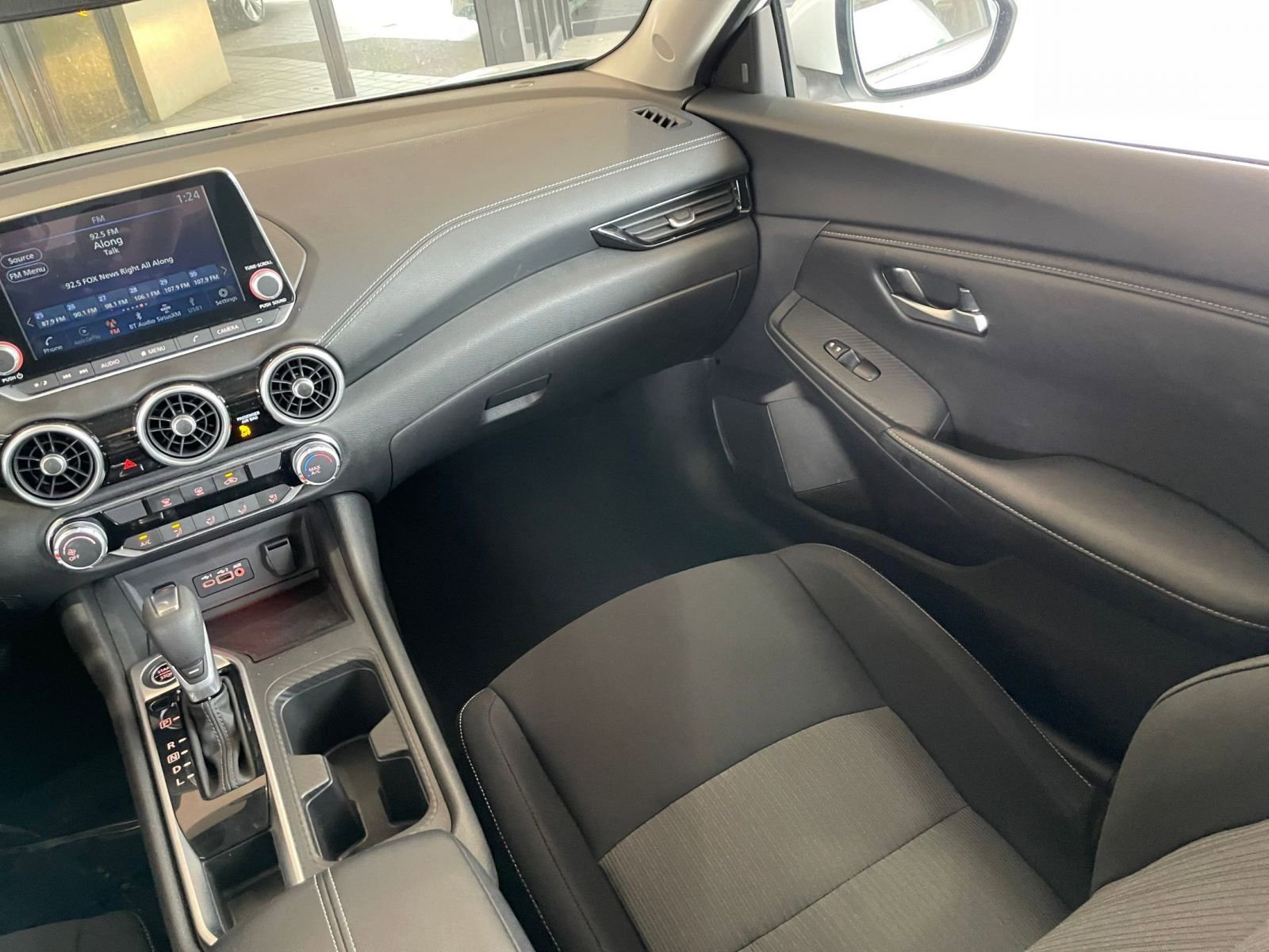 Used 2025 Nissan Sentra SV image 34