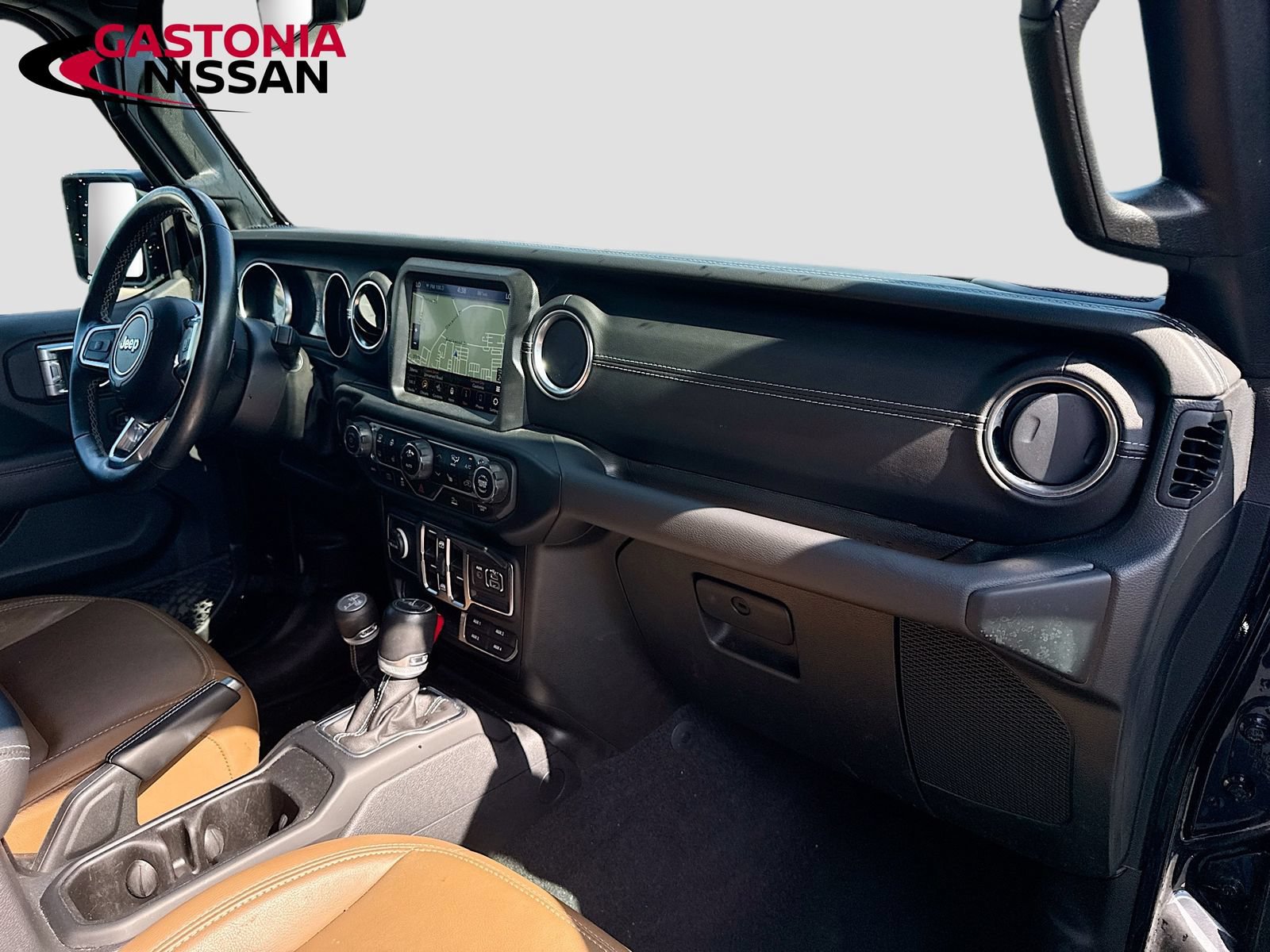 Used 2023 Jeep Wrangler Unlimited Sahara w/ Cold Weather Group AWD/4WD image 39