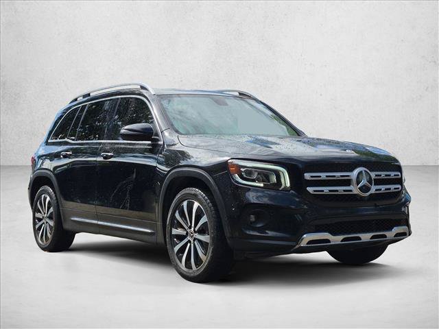 Used 2023 Mercedes-Benz GLB 250 4MATIC w/ Premium Package image 3