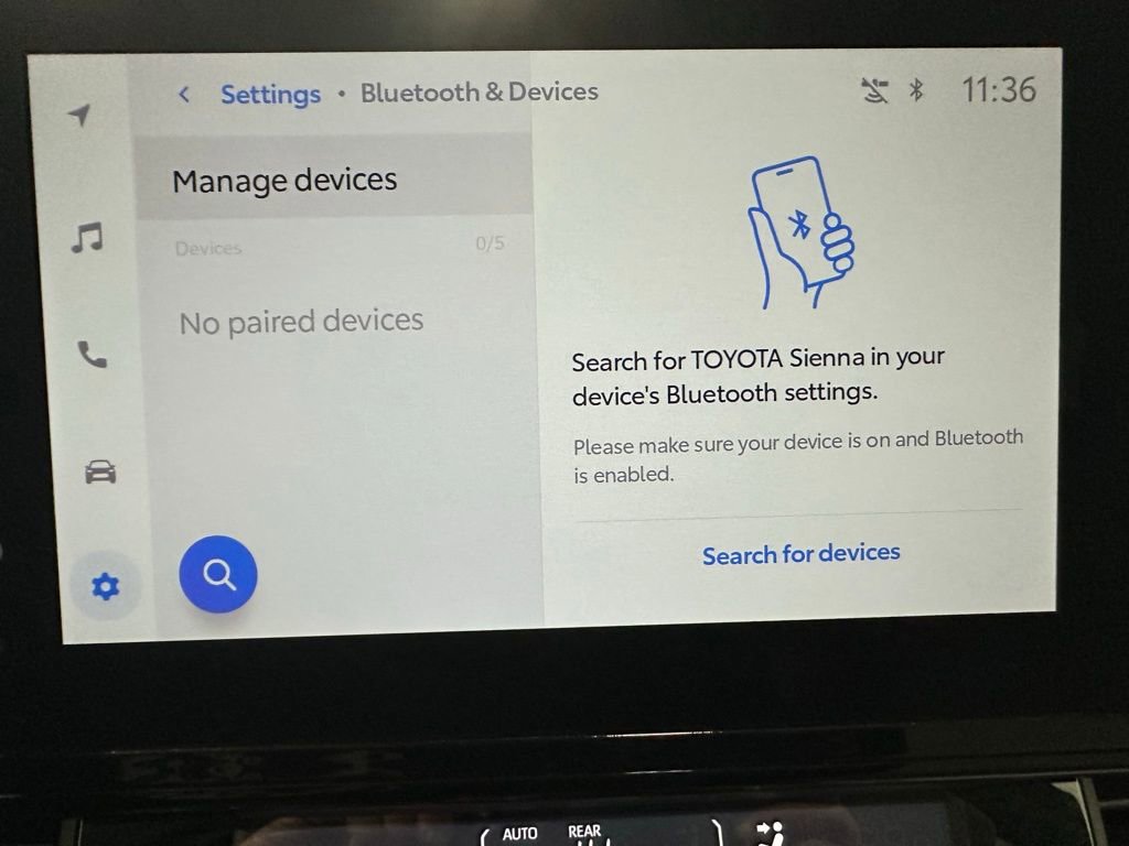 Used 2025 Toyota Sienna LE image 29