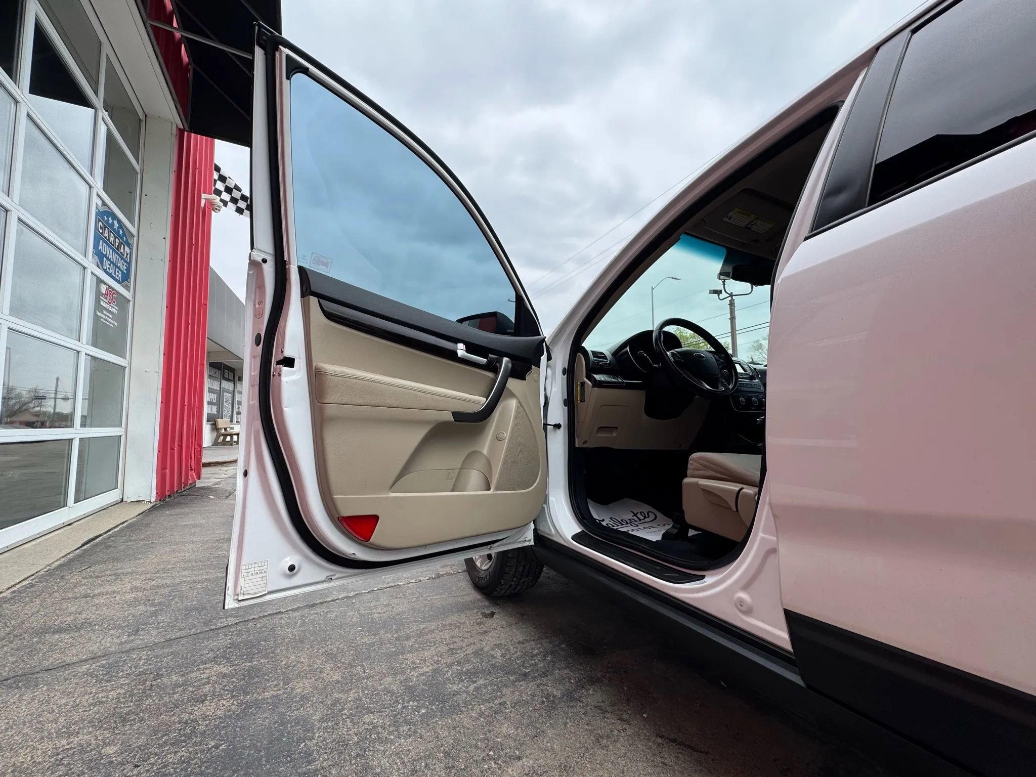 Used 2015 Kia Sorento LX image 10