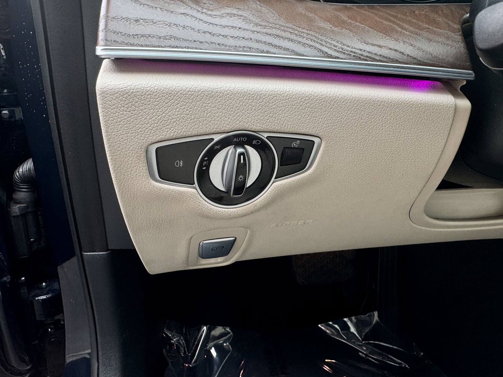 Used 2017 Mercedes-Benz E 300 image 12