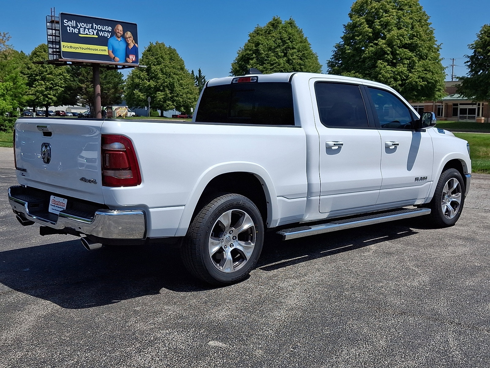 Used 2021 RAM 1500 Laramie AWD/4WD image 7