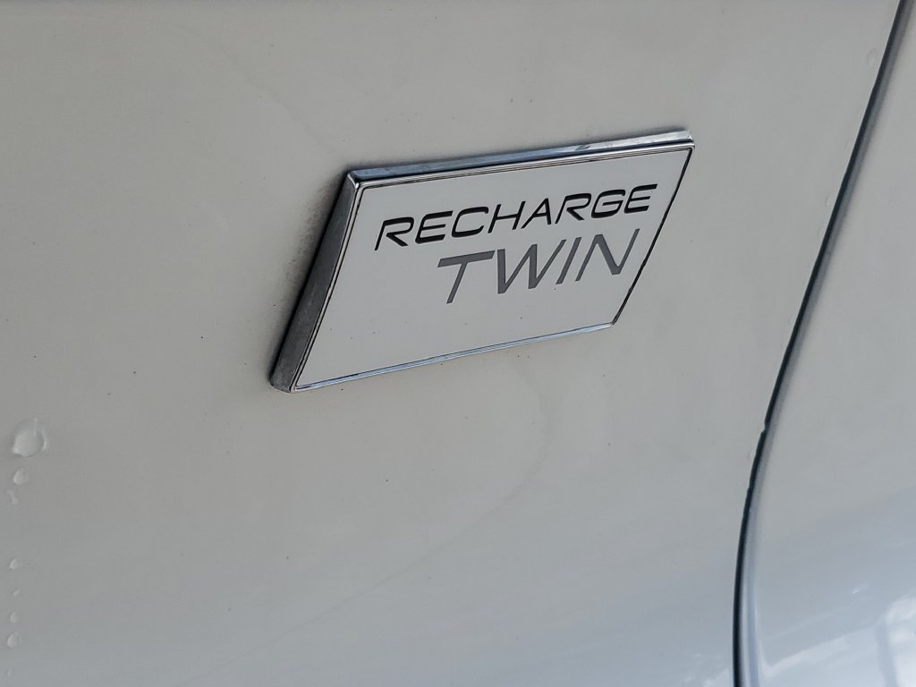Certified 2022 Volvo C40 P8 Recharge Ultimate AWD/4WD image 8