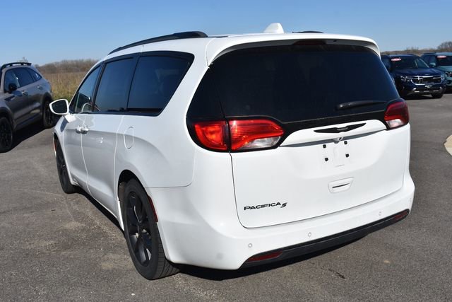 Used 2019 Chrysler Pacifica Touring Plus w/ S Appearance Package image 5