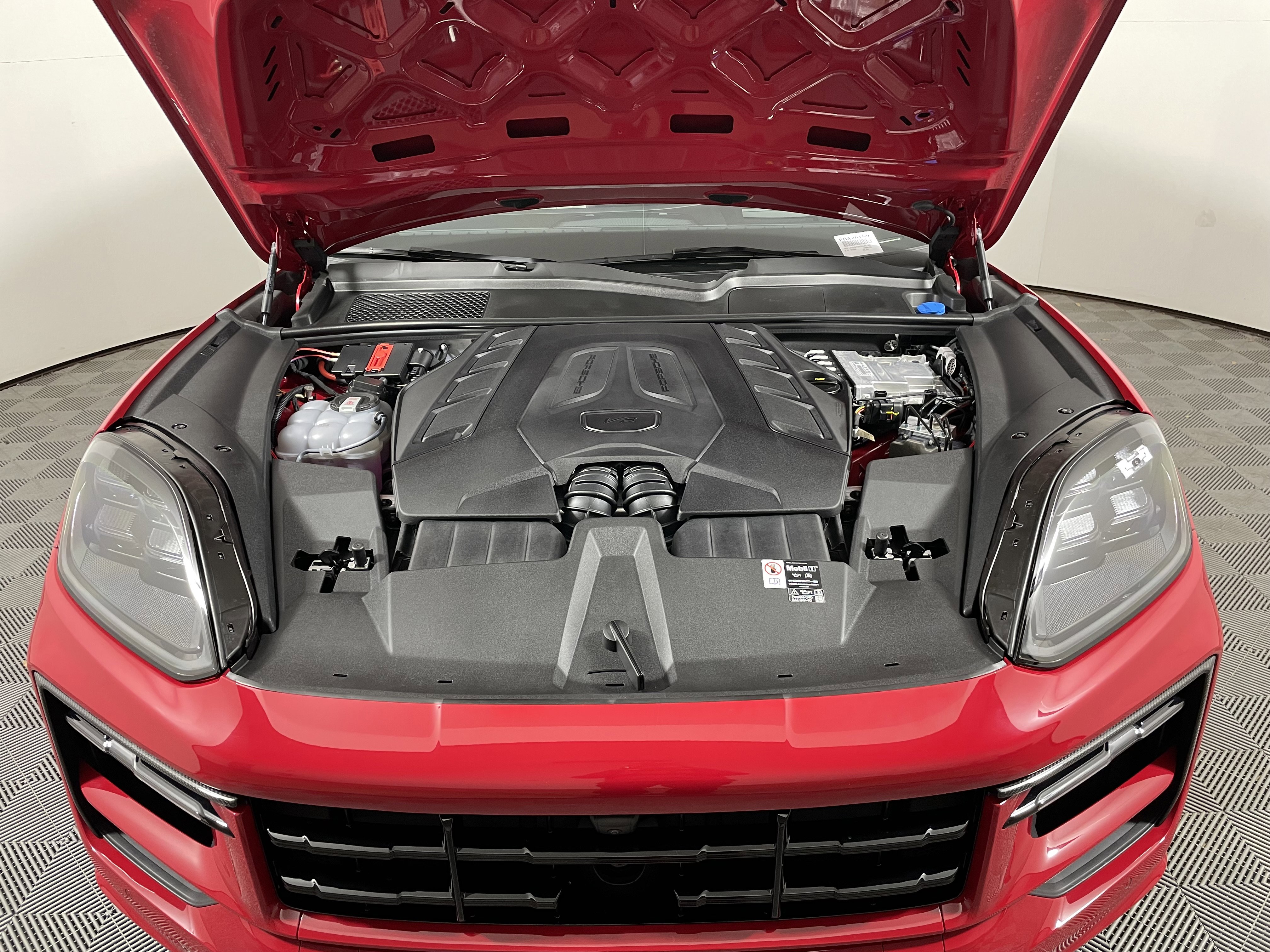 Used 2025 Porsche Cayenne GTS image 22