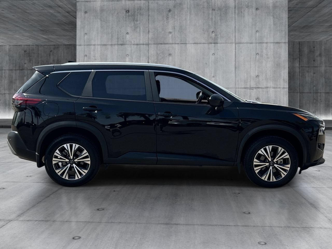 Used 2023 Nissan Rogue SV w/ SV Premium B Package FWD image 6