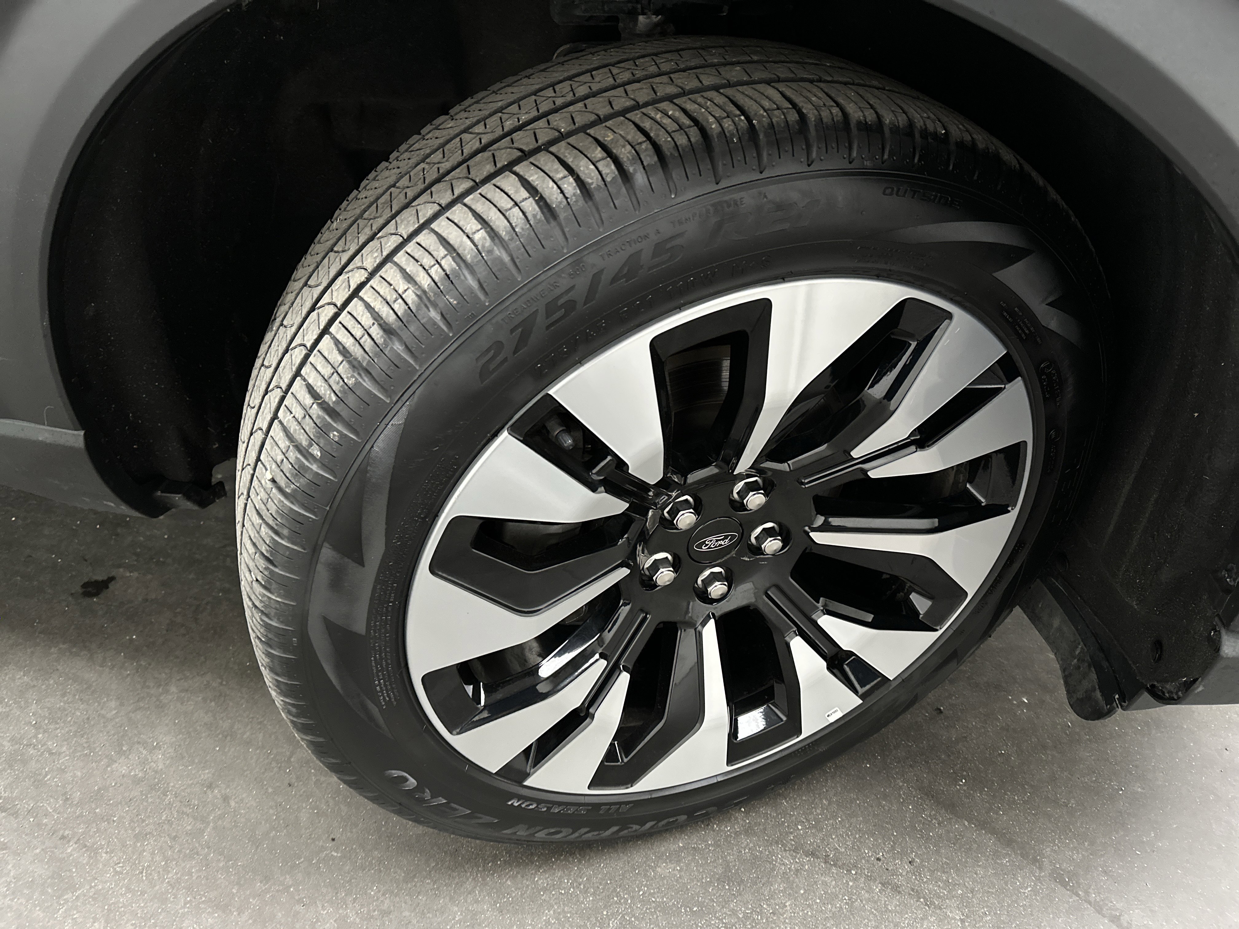 Used 2025 Ford Explorer Platinum w/ LUX Leather Package image 11