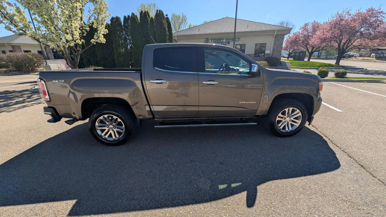 Used 2015 GMC Canyon SLT w/ Driver Alert Package AWD/4WD image 6