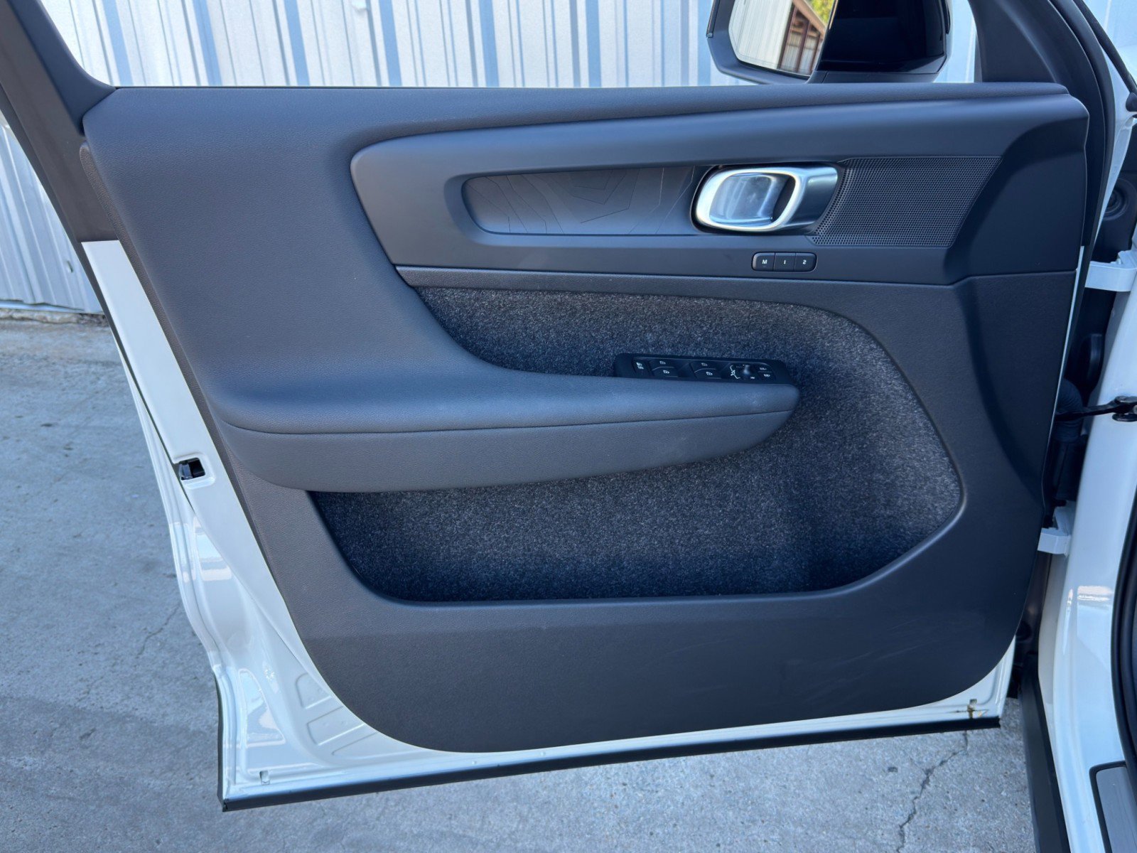 Used 2023 Volvo XC40 Recharge Plus w/ Protection Package Premier image 41