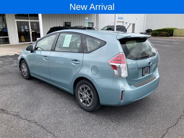 Used 2017 Toyota Prius V Two w/ Carpet Mat Package FWD image 5