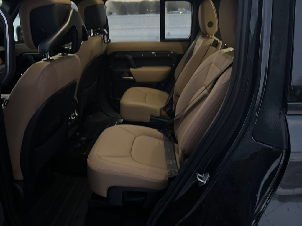 New 2026 Land Rover Defender 130 X-Dynamic SE image 20