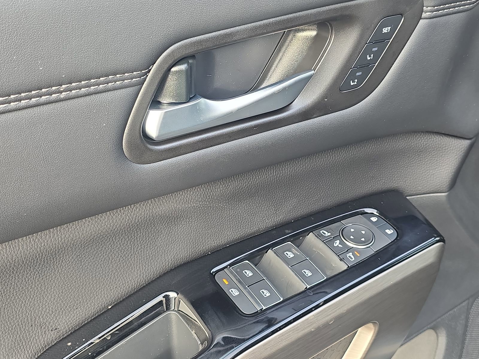 New 2025 Nissan Pathfinder Platinum image 14