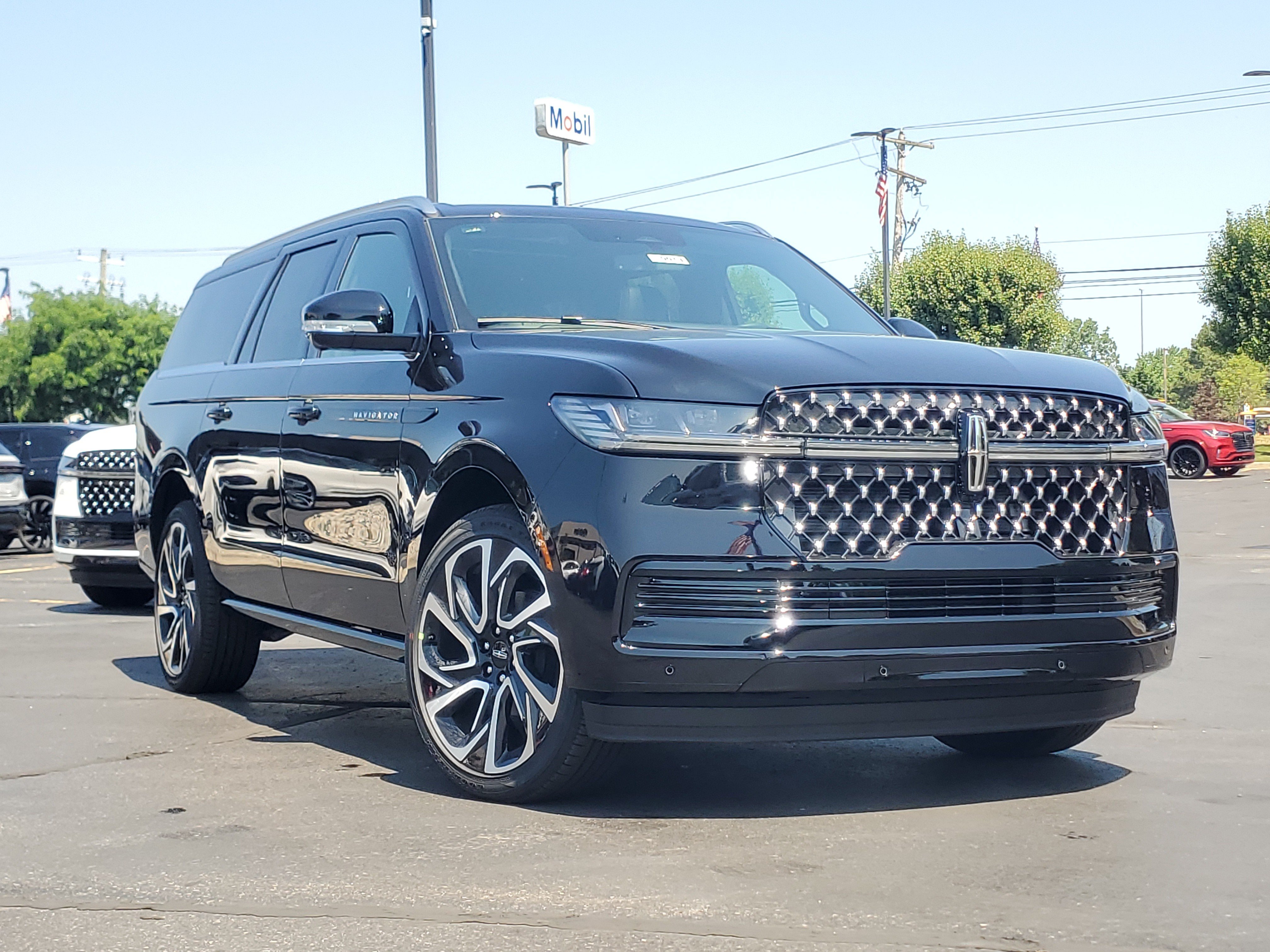 New 2027 Lincoln Navigator L Black Label AWD/4WD image 1
