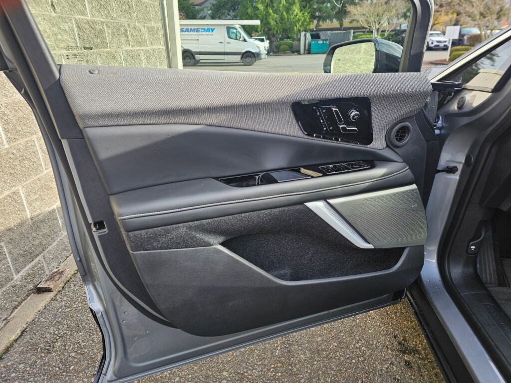 New 2026 Cadillac Optiq Luxury 2 image 23