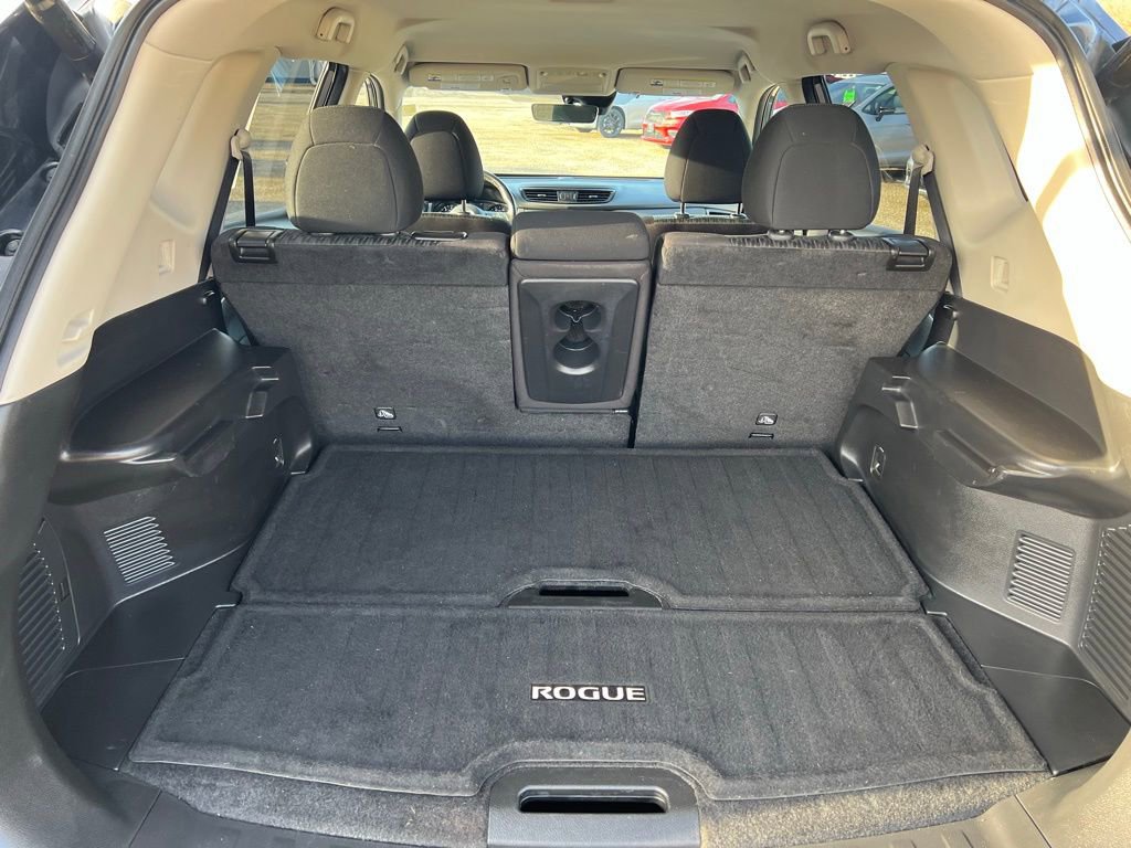 Used 2019 Nissan Rogue SV w/ Premium Package image 19