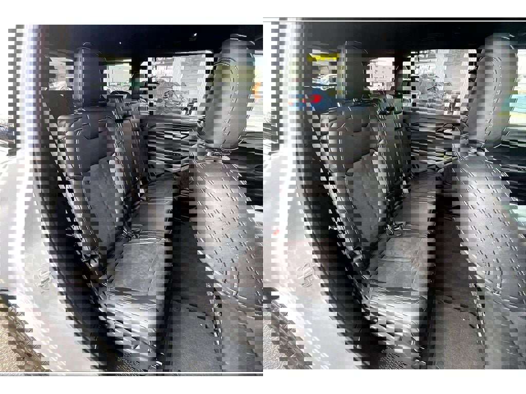 Used 2024 Jeep Grand Cherokee L Laredo image 30