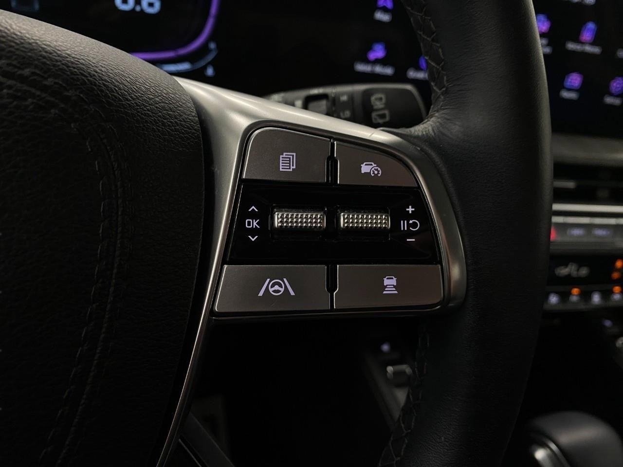 Used 2025 Kia Telluride EX w/ EX Captain's Chair Package AWD/4WD image 18