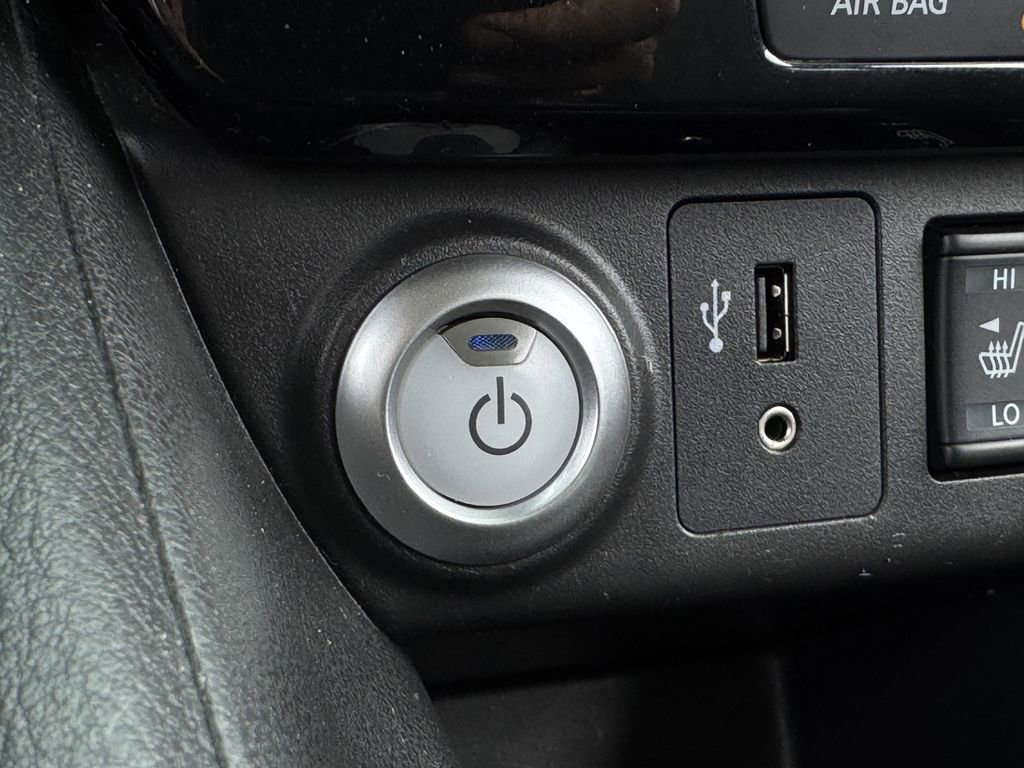 Used 2018 Nissan Leaf SL w/ SL Technology Package FWD image 21