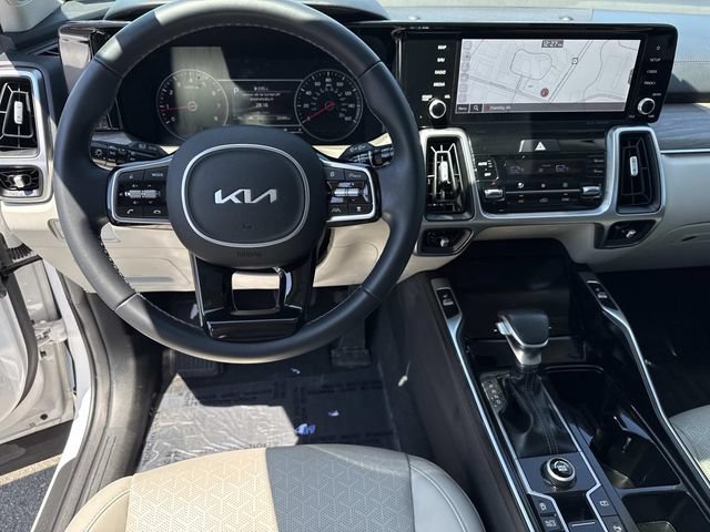 Used 2023 Kia Sorento EX w/ Panoramic Sunroof Package FWD image 18