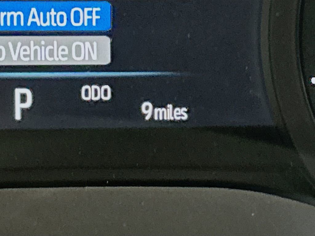 Used 2026 Toyota Sienna XLE image 12