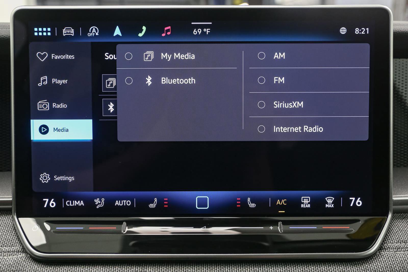 Used 2025 Volkswagen Tiguan S image 27