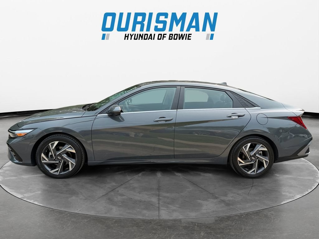 Used 2024 Hyundai Elantra Limited FWD image 3