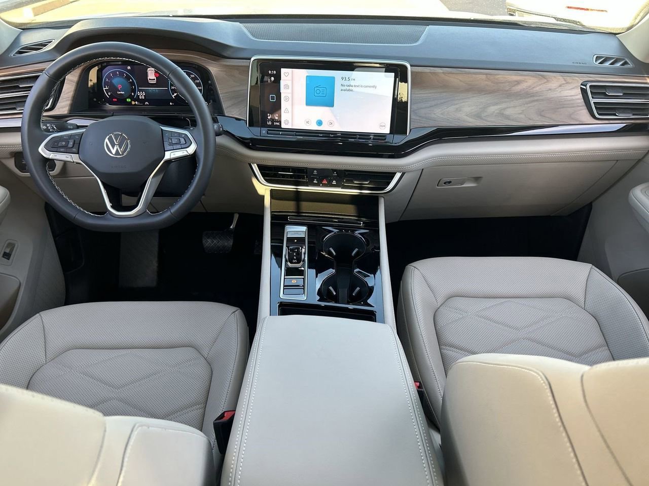 New 2026 Volkswagen Atlas SE image 11