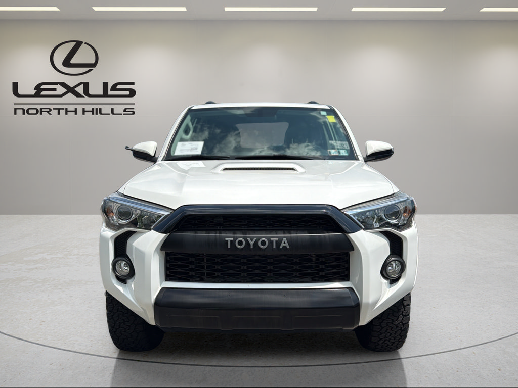 Used 2018 Toyota 4Runner TRD Off-Road AWD/4WD image 2