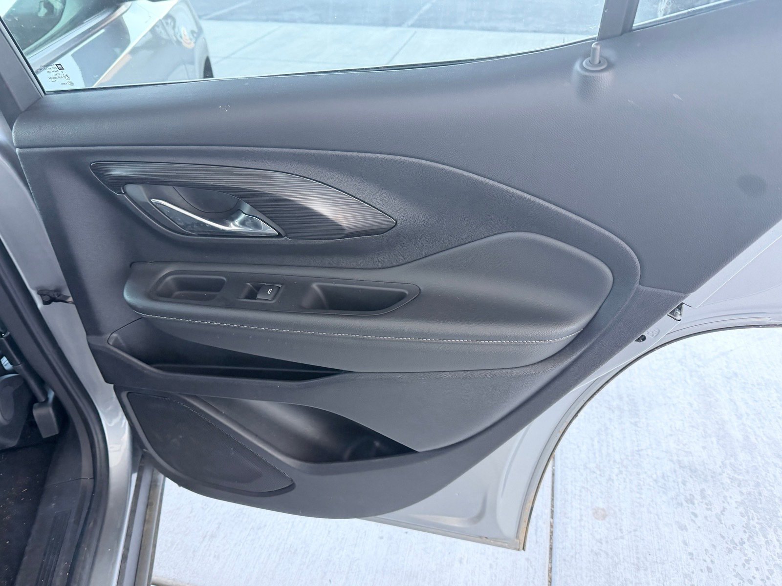 Used 2024 GMC Terrain SLT image 21