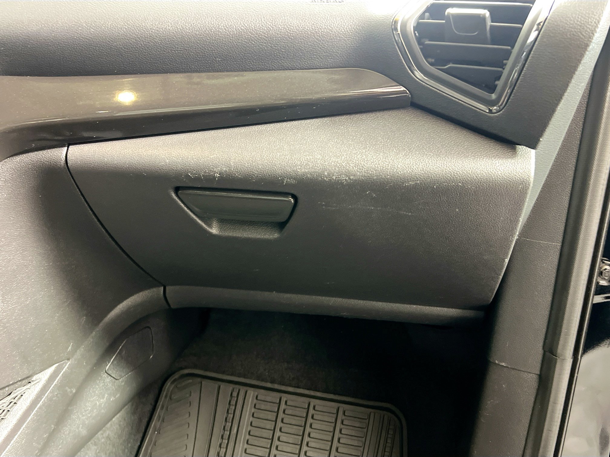 Used 2017 Ford Escape Titanium AWD/4WD image 34