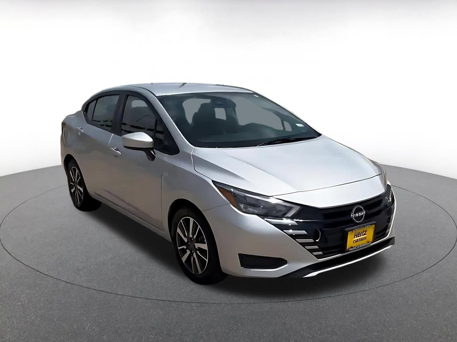 Used 2025 Nissan Versa SV FWD image 3