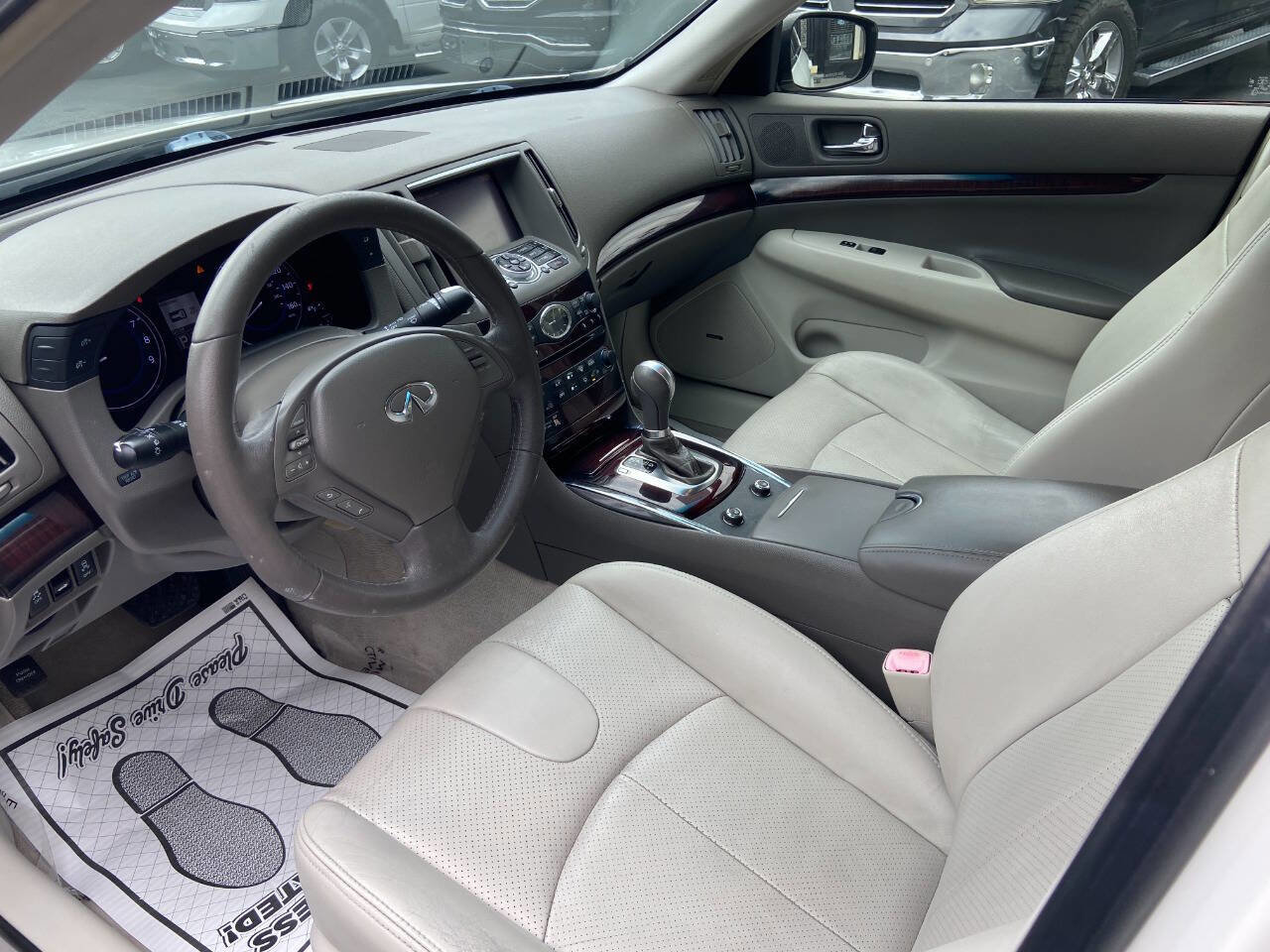 Used 2013 INFINITI G37 Journey w/ Premium Pkg image 10