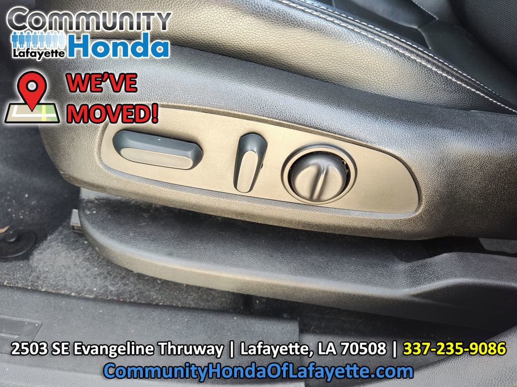 Used 2023 GMC Terrain SLT w/ LPO, Floor Liner Package FWD image 23