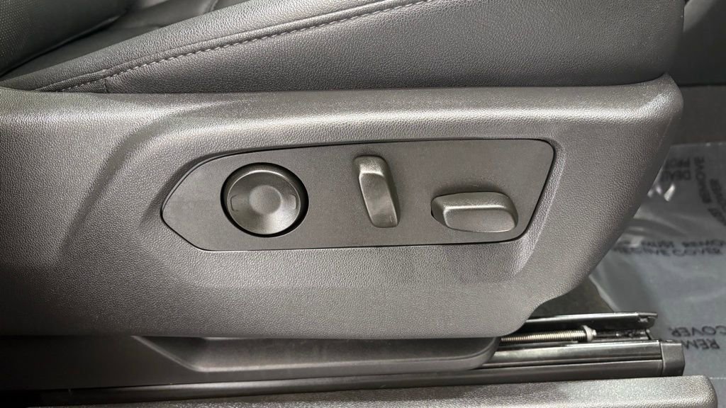 Used 2024 Chevrolet Silverado 2500 LTZ w/ LTZ Plus Package image 25