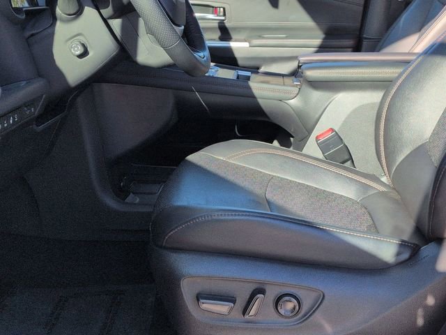 Used 2025 Toyota Sienna Platinum image 13