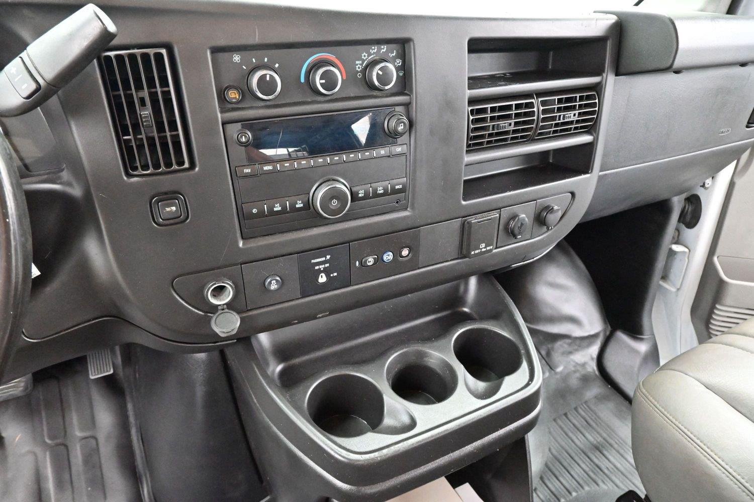 Used 2018 GMC Savana 2500 w/ Enhanced Convenience Package RWD image 23