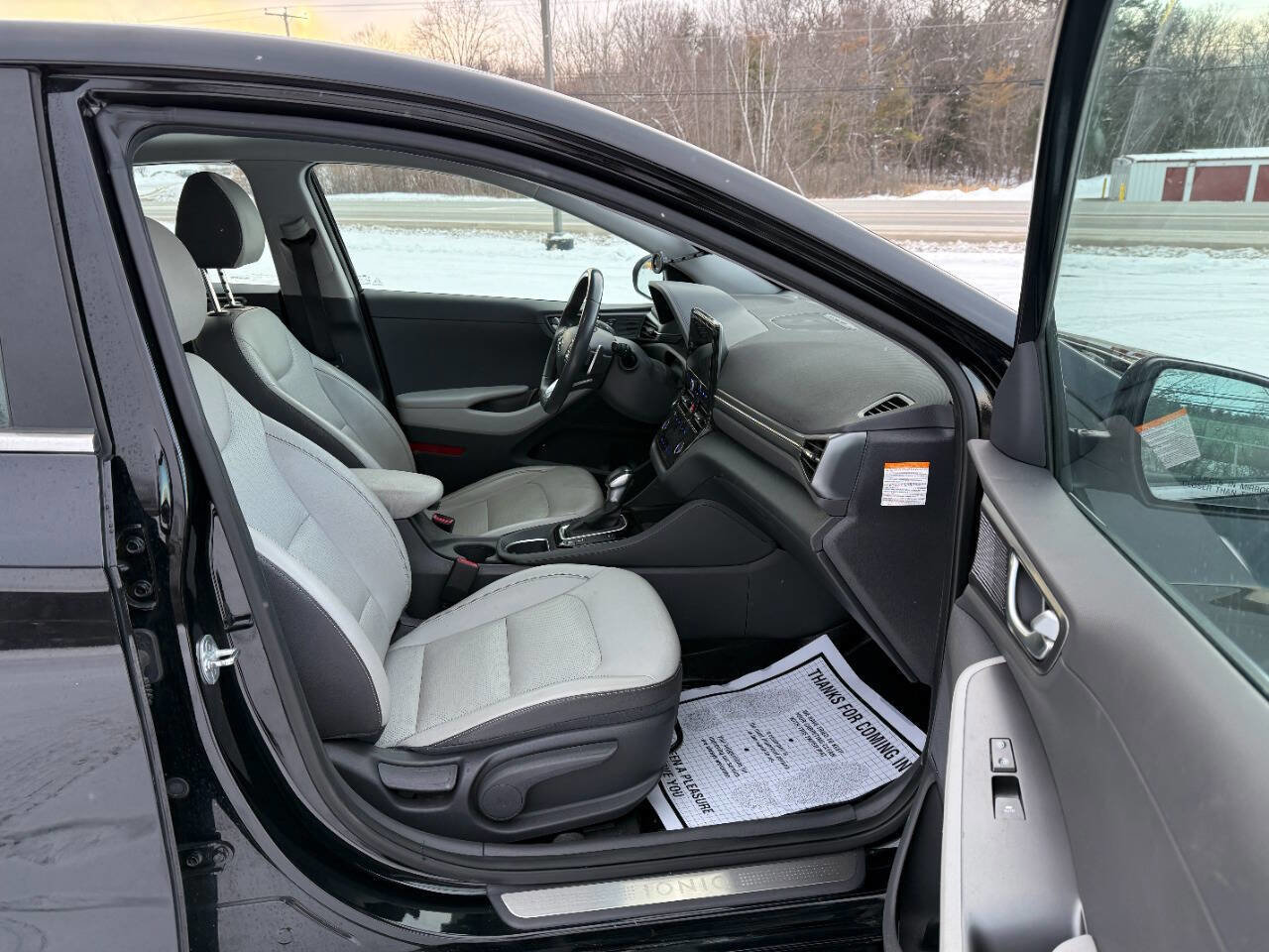 Used 2021 Hyundai Ioniq Limited image 11