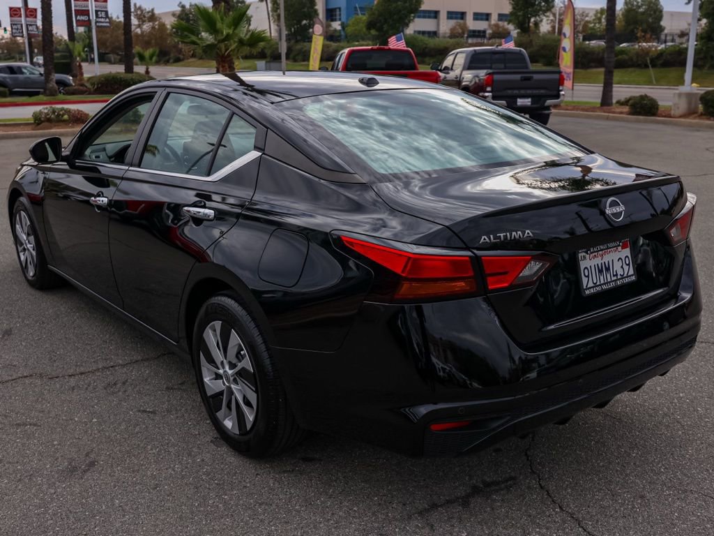 Used 2025 Nissan Altima 2.5 S image 6
