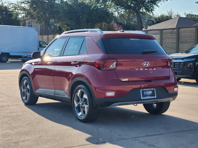 Used 2023 Hyundai Venue Limited FWD video 3