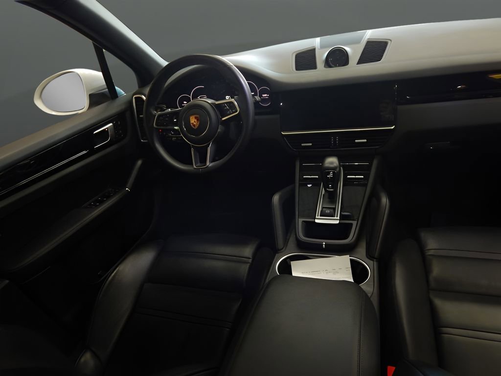 Used 2023 Porsche Cayenne image 32