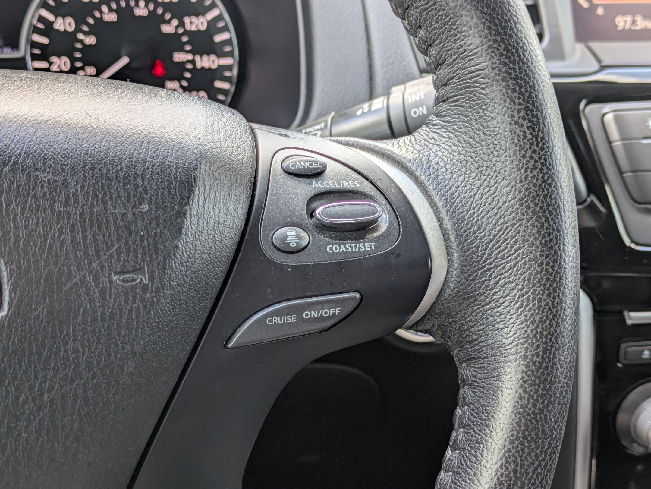 Used 2020 Nissan Pathfinder SV image 20