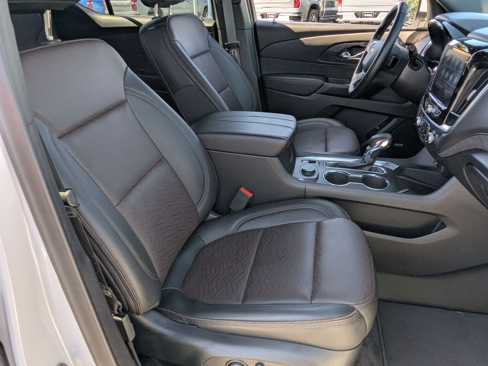 Used 2024 Chevrolet Traverse High Country FWD image 20