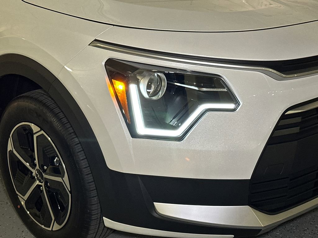 New 2026 Kia Niro LX image 7