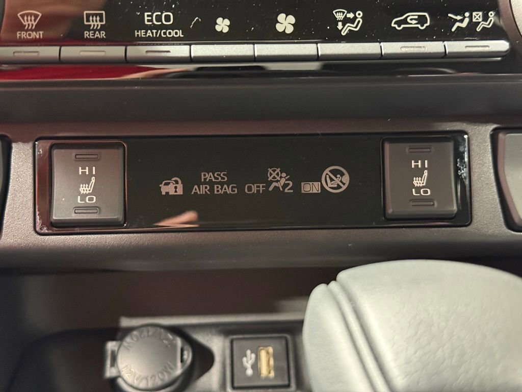 New 2025 Toyota RAV4 XLE image 31