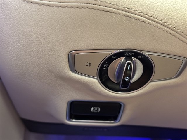 Used 2015 Mercedes-Benz S 550 4MATIC Coupe w/ Sport Package image 41