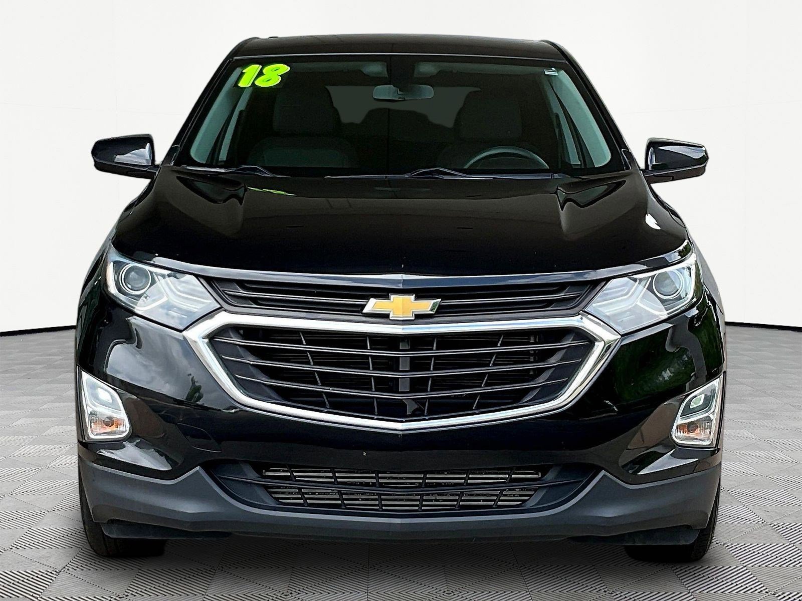 Used 2018 Chevrolet Equinox LT FWD image 2