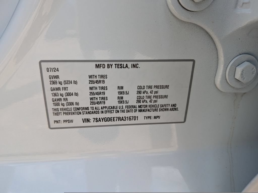 Used 2024 Tesla Model Y Long Range AWD/4WD image 34