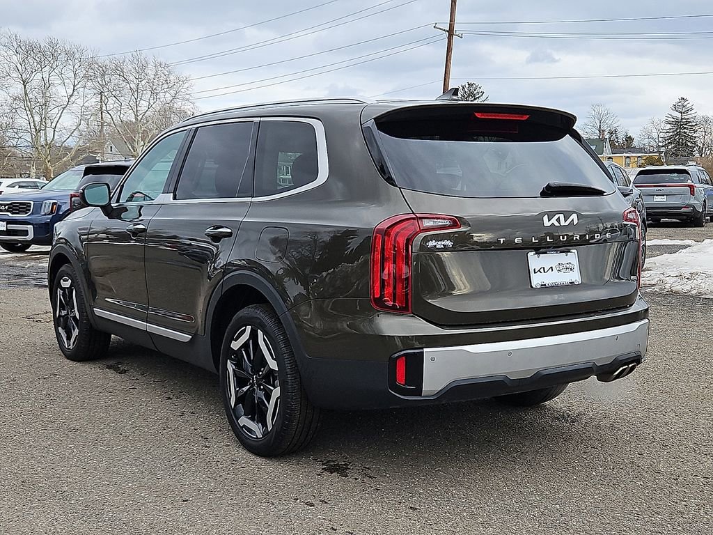 Certified 2024 Kia Telluride S image 5